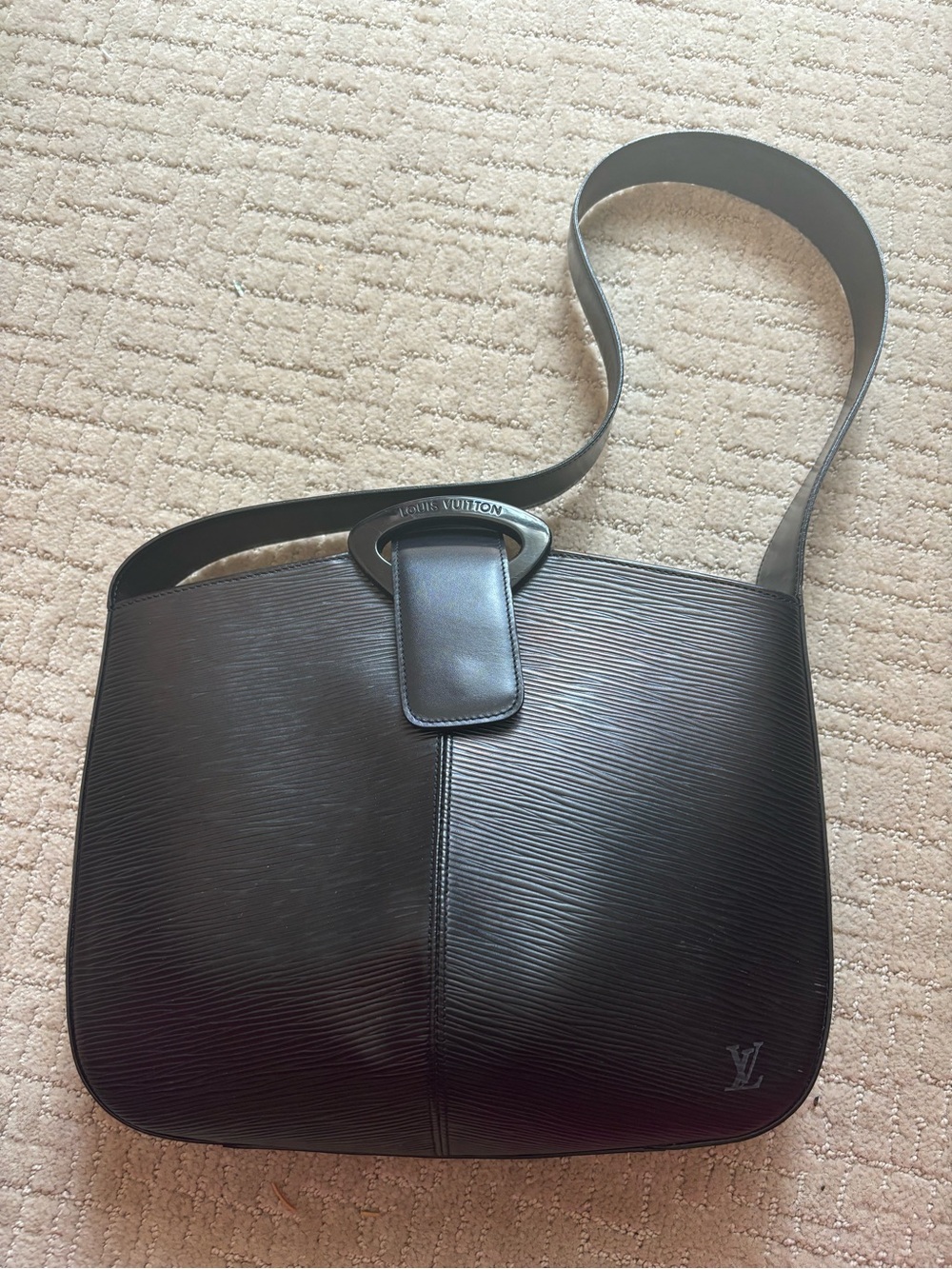 *Authentic* Louis Vuitton Black Reverie Noir Epi Leather Shoulder Bag